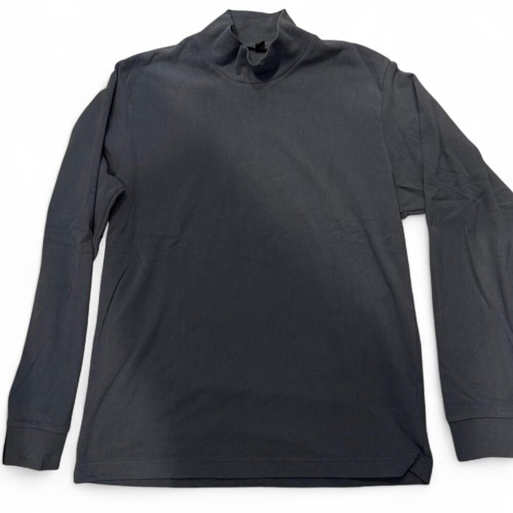 Uniqlo navy long sleeve turtleneck shirt